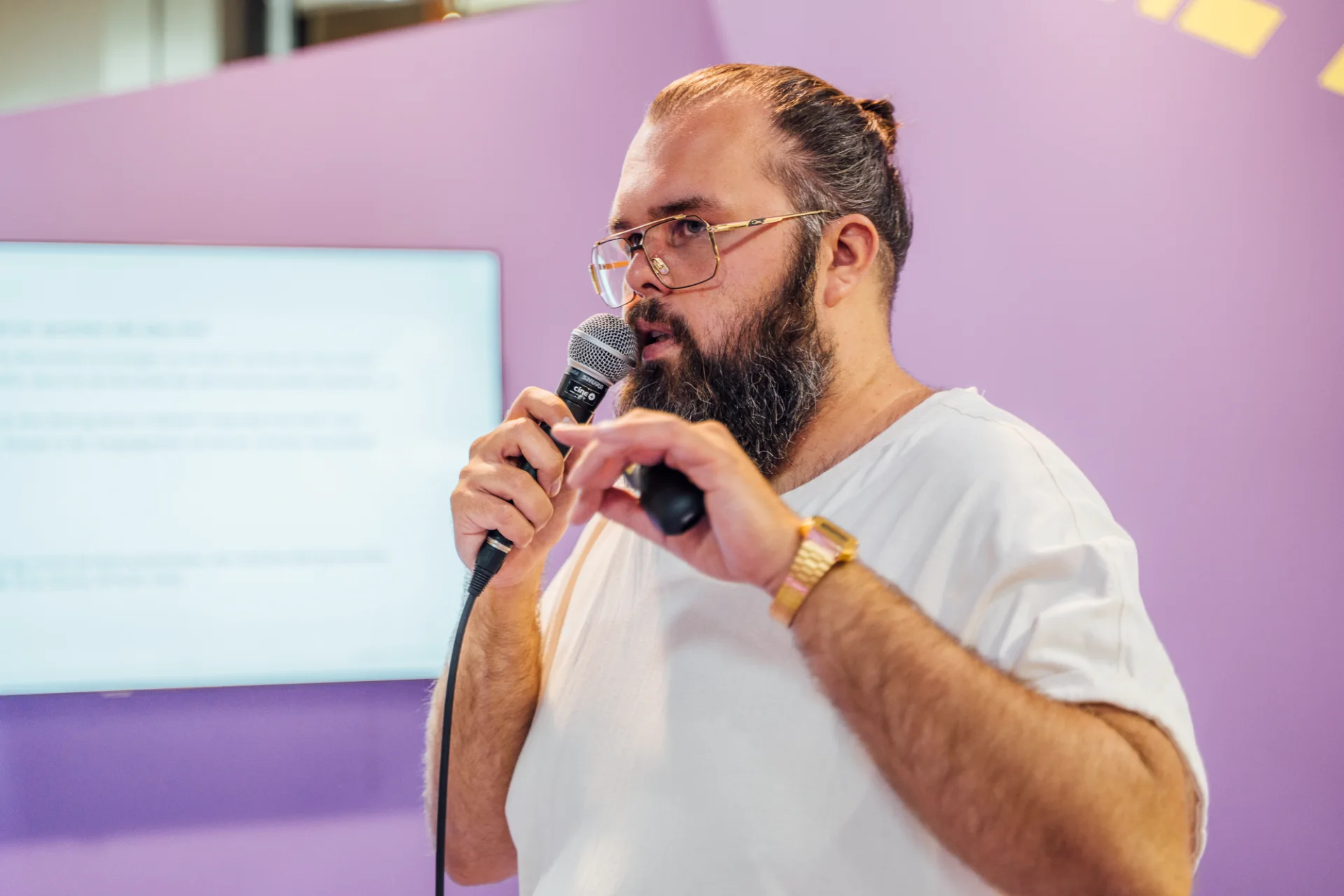 Präsentation eines digitalen Workflows für Verwaltungsteams